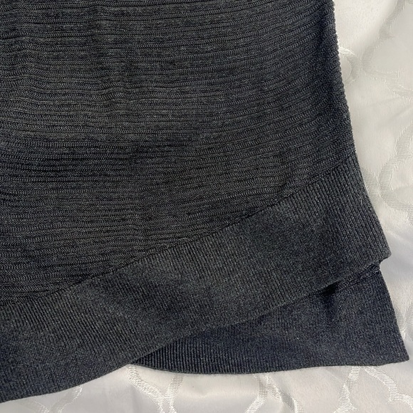 Express Sweater - Picture 4 of 5